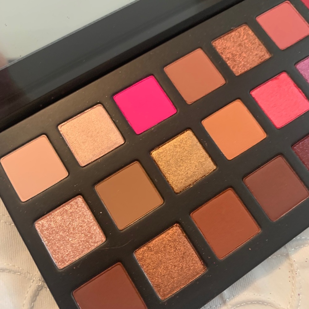 ⭐️NEW⭐️Kylie Cosmetics Sipping Pretty eyeshadow palette - Picture 6 of 9
